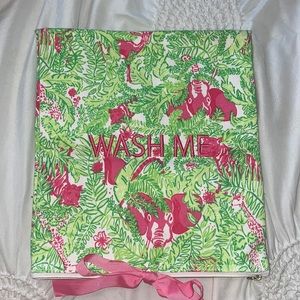 Lilly Pulitzer “Wash Me/Wear Me” Travel Bag
